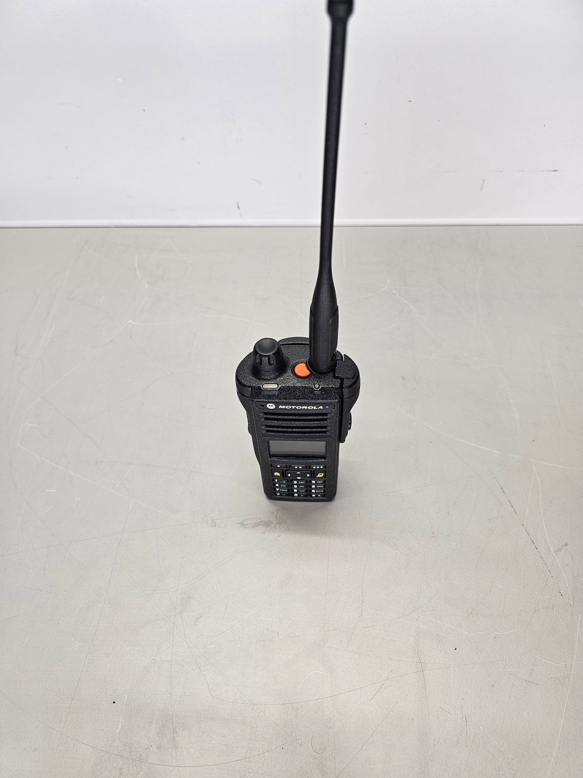Motorola Portable APX4000 900 896-940 Mhz 512ch 2.5W M3 Single