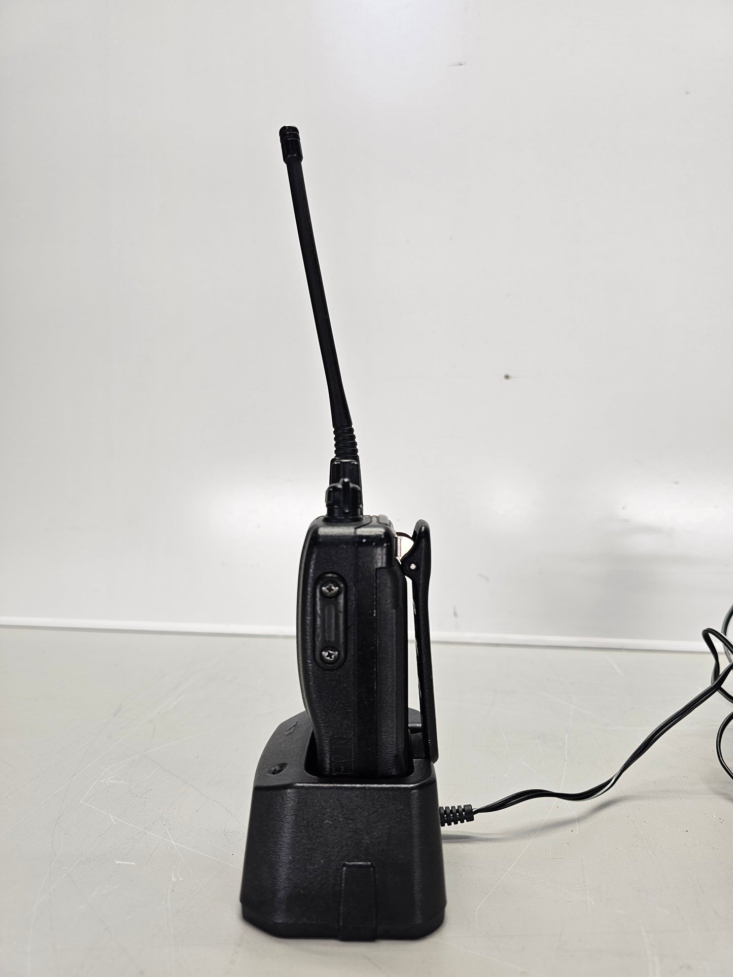Vertex Portable VX-210V VHF 148-174 Mhz 16ch 5W
