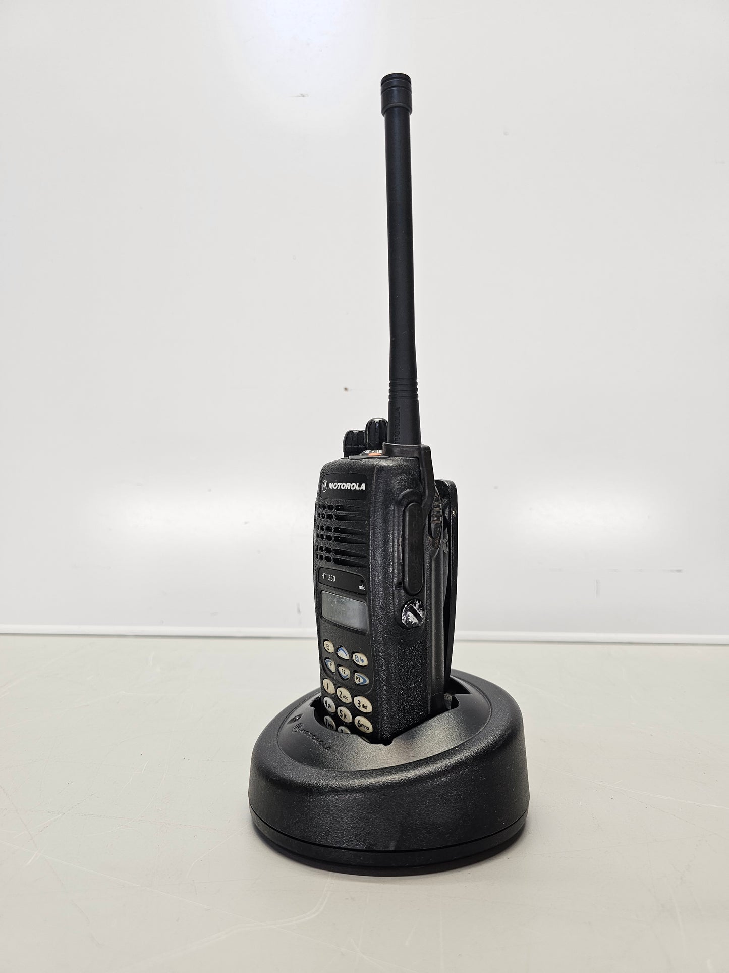 Motorola Portable HT1250 VHF 136-174 Mhz 128ch 5W (FKP)