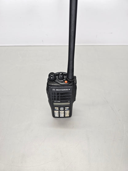 Motorola Portable HT1250 VHF 136-174 Mhz 128ch 5W (FKP)