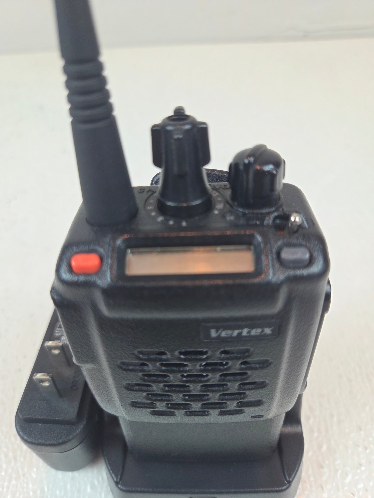 Vertex Portable VX-800 UHF 450-490 Mhz 200ch 5W