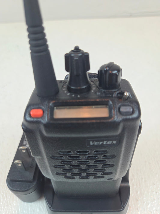 Vertex Portable VX-800 UHF 450-490 Mhz 200ch 5W