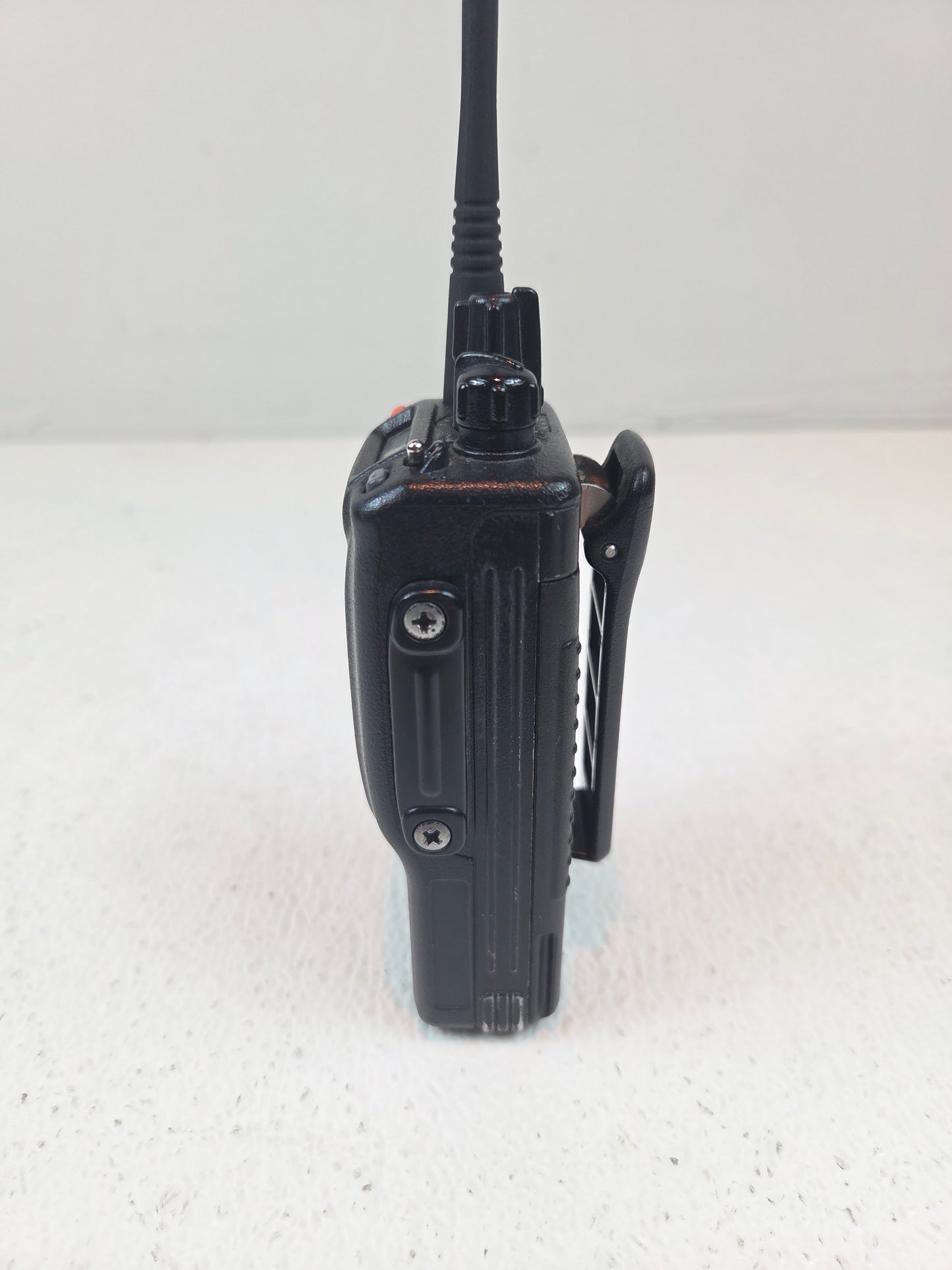 Vertex Portable VX-800 UHF 450-490 Mhz 200ch 5W