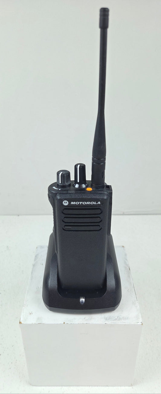 Motorola Portable XPR7380 800/900 806-941 MHz 32ch 2.5W