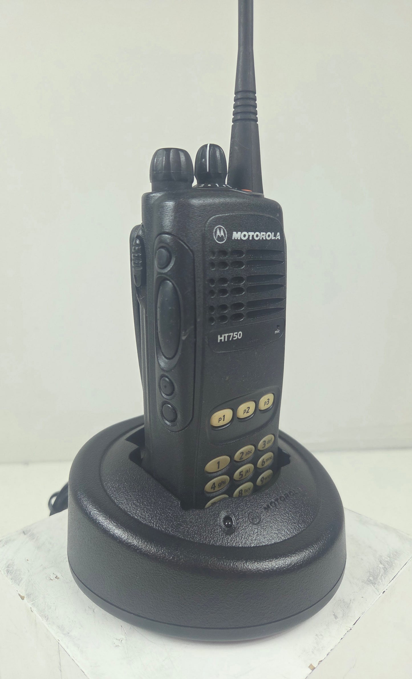 Motorola Portable HT750 UHF 403-470 Mhz 16ch 4W (FKP)