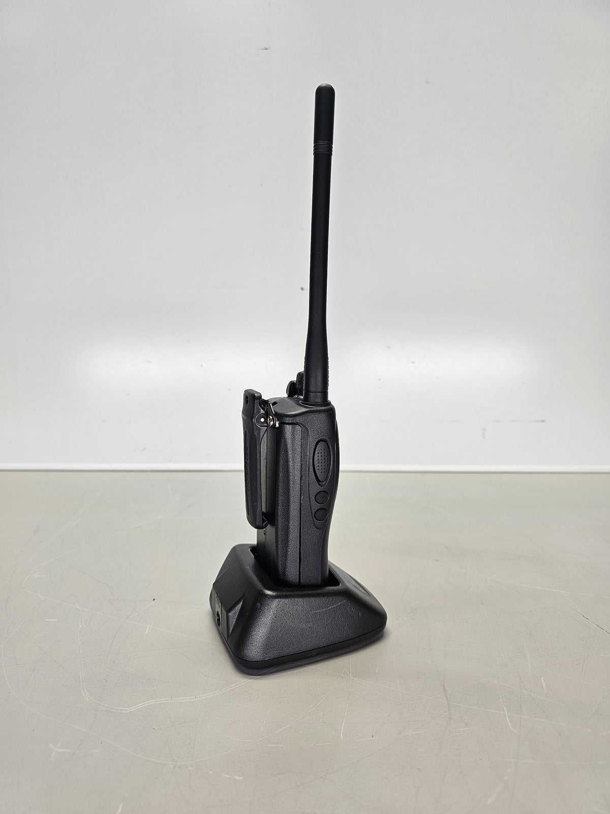 Kenwood Portable TK-2202L VHF 136-174 Mhz 16ch 5W