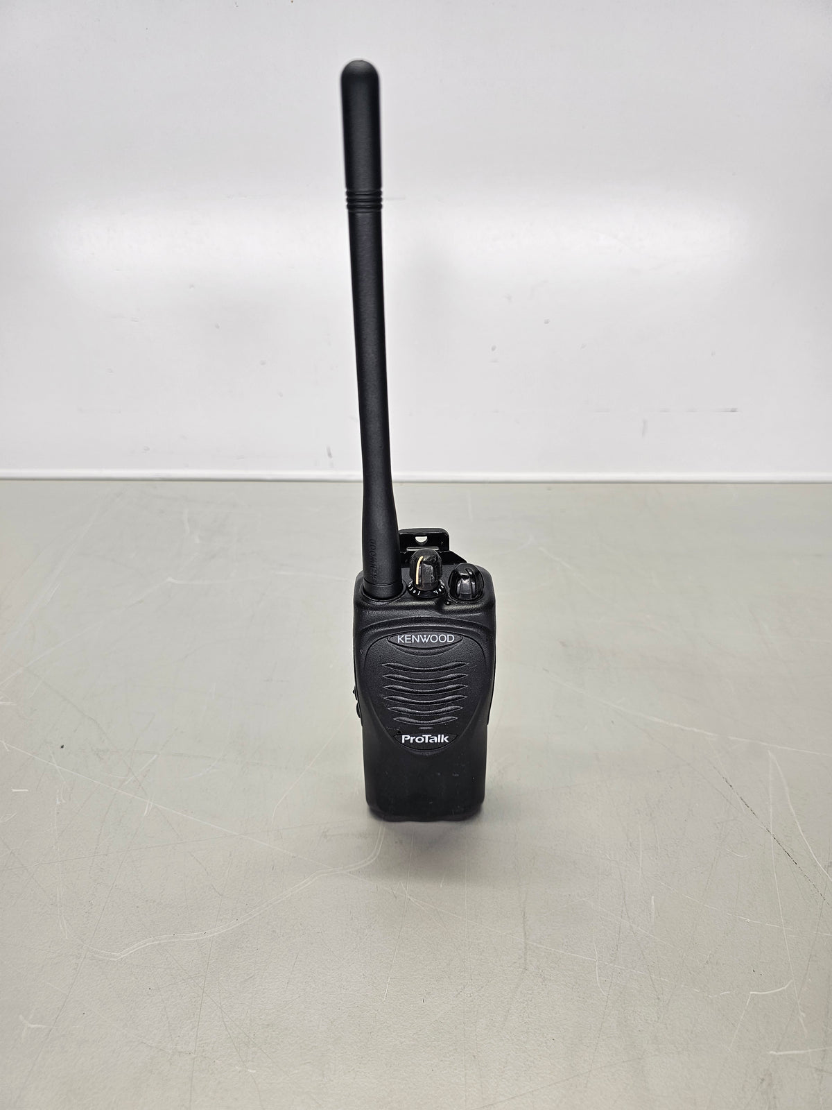 Kenwood Portable TK-2202L VHF 136-174 Mhz 16ch 5W