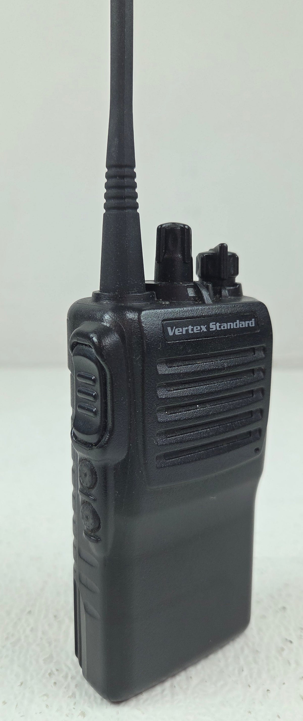 Vertex Portable VX-231-DO-5 VHF 134-174 Mhz 16ch 5W