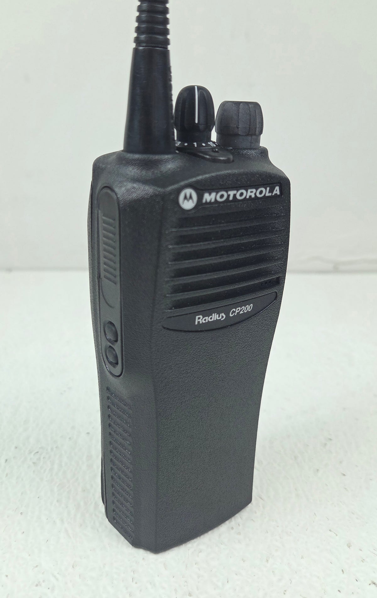 Motorola Portable CP200 UHF 465-495 Mhz 4ch 4W