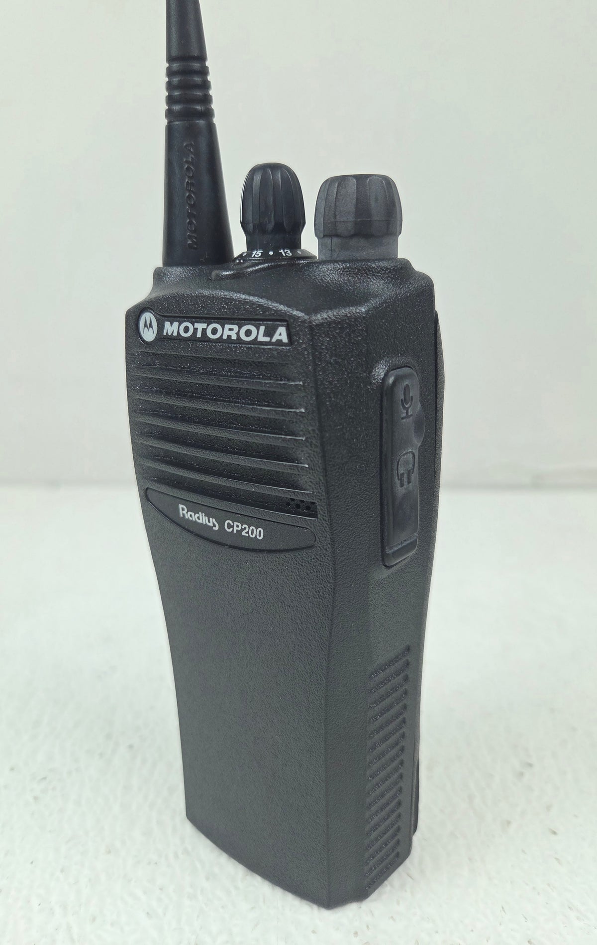 Motorola Portable CP200 UHF 465-495 Mhz 4ch 4W