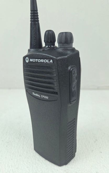Motorola Portable CP200 UHF 465-495 Mhz 4ch 4W