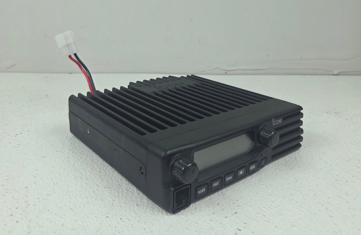 Icom Mobile IC-F2721D 01 UHF 400-470 Mhz 256ch 45W Display