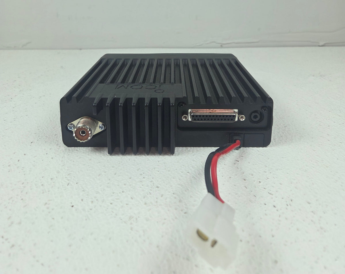 Icom Mobile IC-F2721D 01 UHF 400-470 Mhz 256ch 45W Display