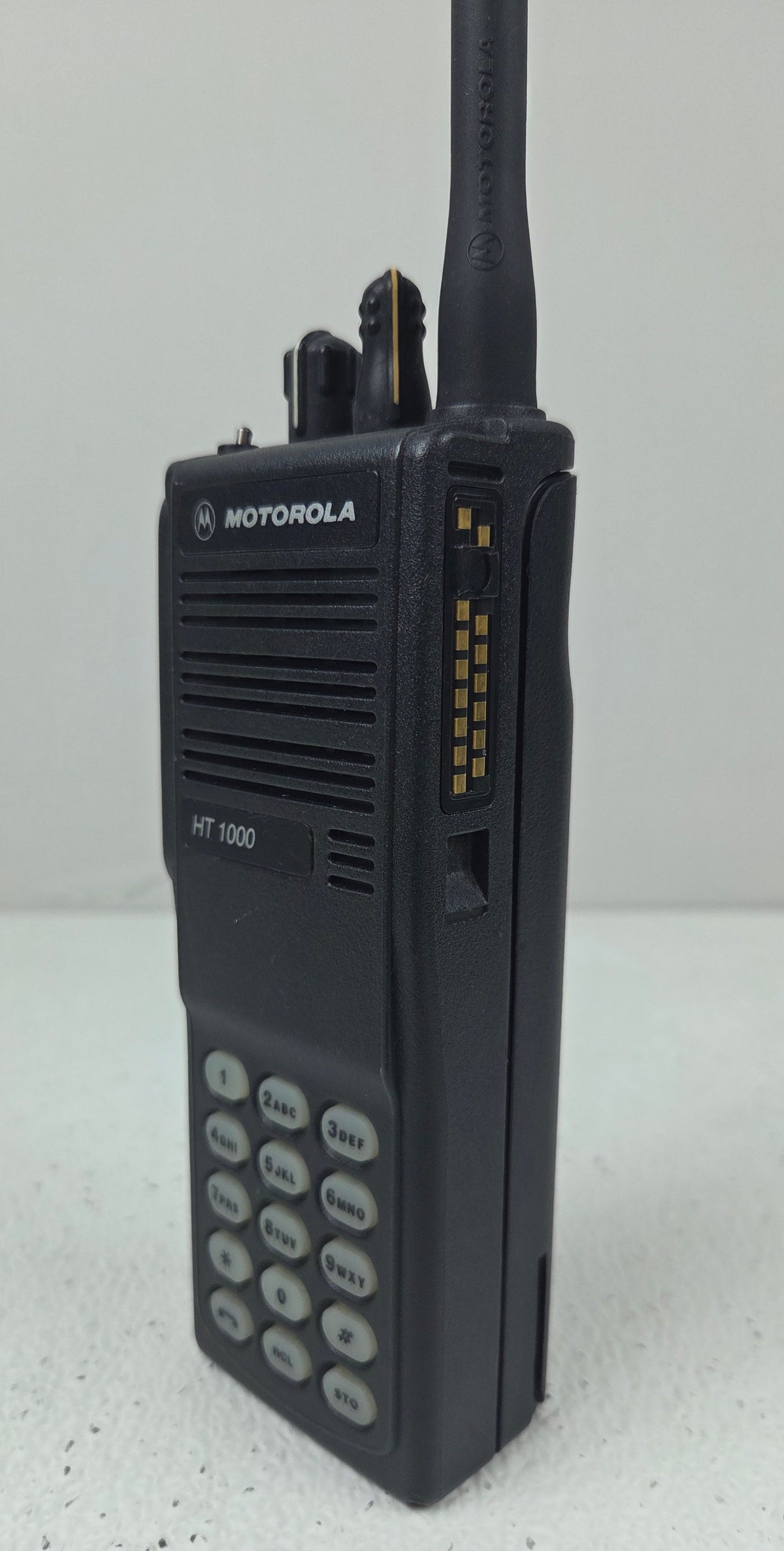 Motorola Portable HT1000 VHF 136-174 MHz 16ch 5W FKP