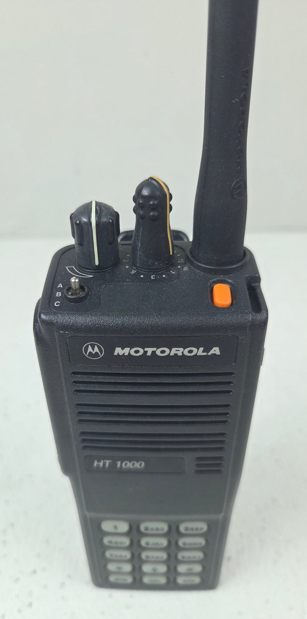Motorola Portable HT1000 VHF 136-174 MHz 16ch 5W FKP
