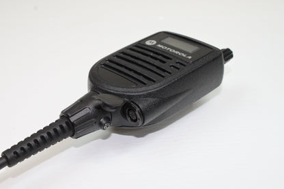 MOTOROLA HMN4104 APX Speaker Mic w/ RLN6424 RX-only earpiece for APX Models