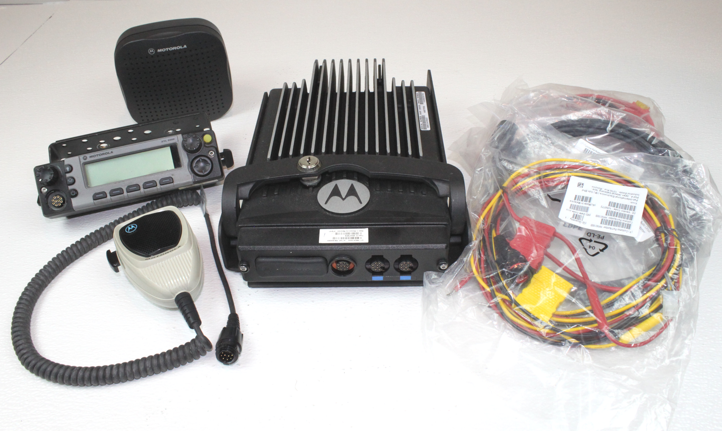 Motorola Mobile XTL5000 UHF 380-470 Mhz 800ch 100W (Remote Mount)