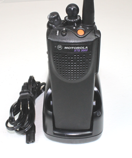Motorola XTS3000 Model 1 UHF (450-520MHz) Portable Radio