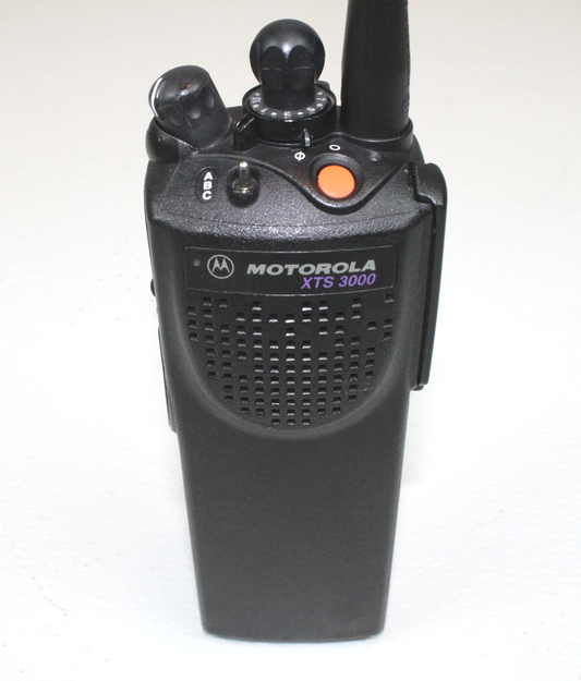 Motorola XTS3000 Model 1 UHF (450-520MHz) Portable Radio
