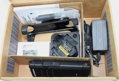 Motorola SL300 Capacity + UHF (403-470 MHz) 99ch Active Display Digital/Analog Portable Radio