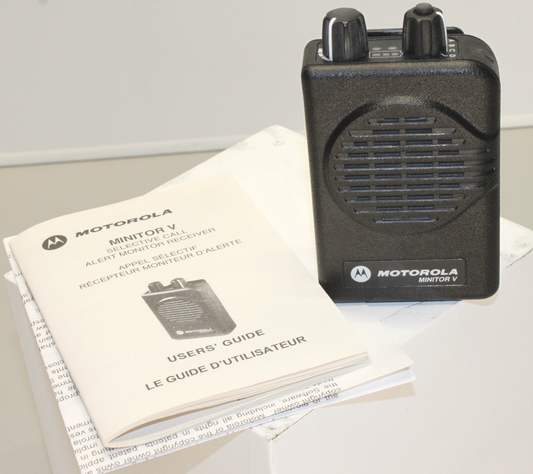 NEW (O.S.) Motorola Minitor V 5 VHF Pager 159-167 Mhz 2 Ch SV w/ Charger Amplifier