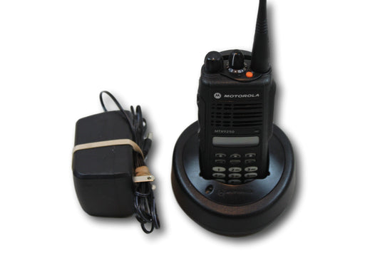 Motorola MTX9250 900MHz Portable Radio (Privacy Plus) FM / Intrinsically Safe