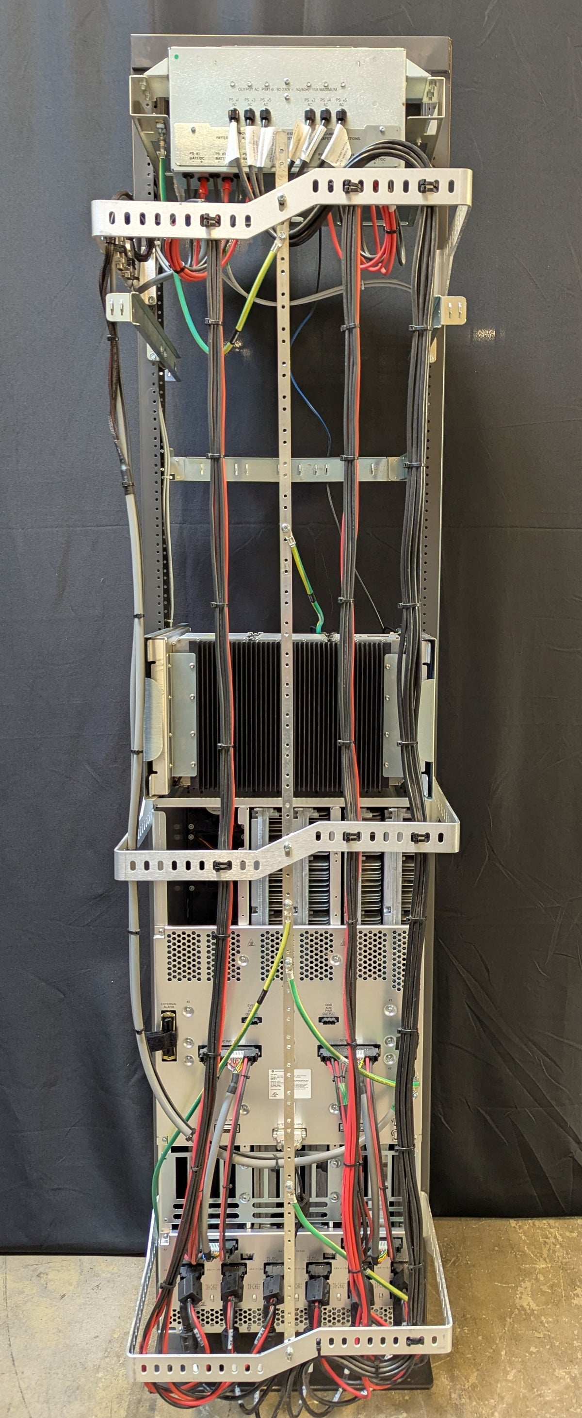 MOTOROLA GTR8000 Expandable Site Subsystem (ESS) EXPANSION RACK 800 MHz