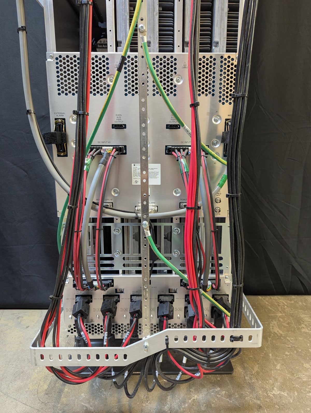 MOTOROLA GTR8000 Expandable Site Subsystem (ESS) EXPANSION RACK 800 MHz
