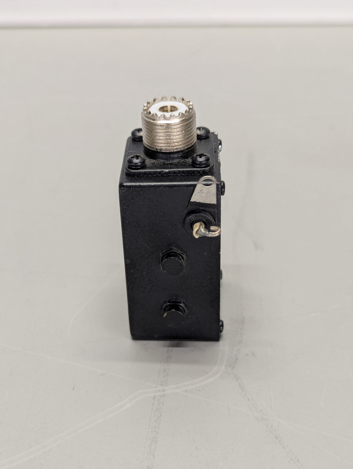 Decibel DB4329 VHF Z-Matcher Impedance Matching Network – Right Angle Connector