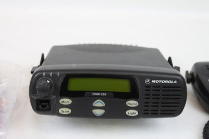 Motorola CDM1250 UHF 25 Watts 64 Ch 450-512 Mhz