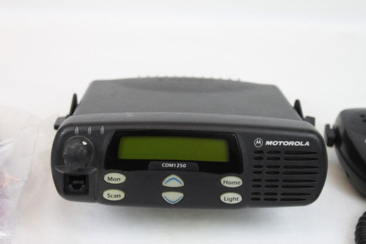 Motorola CDM1250 UHF 25 Watts 64 Ch 450-512 Mhz