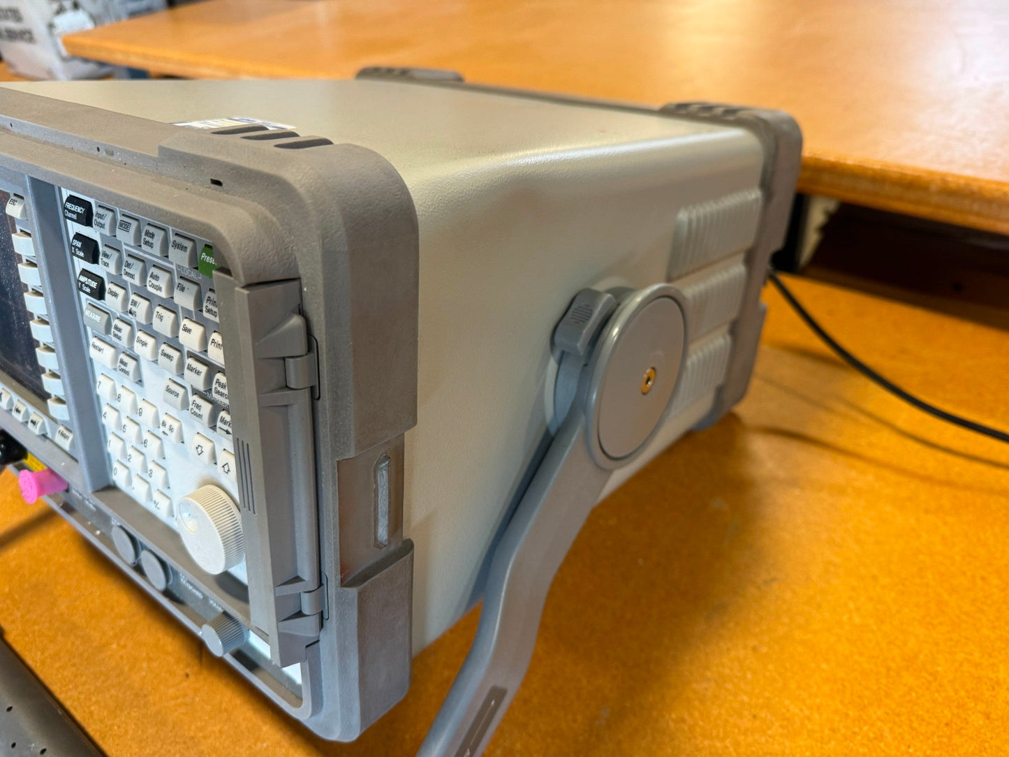 HP Agilent Keysight E4402B Spectrum Analyzer 9kHz -3.0GHz w Tracking Gen