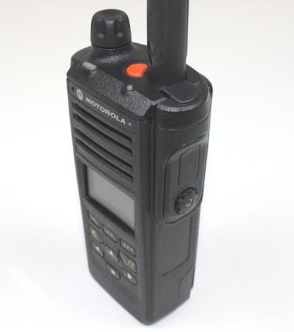 Motorola APX 4000 900 MHz (896-940) MHz Model 3 / 512 ch 5W (Single Knob)