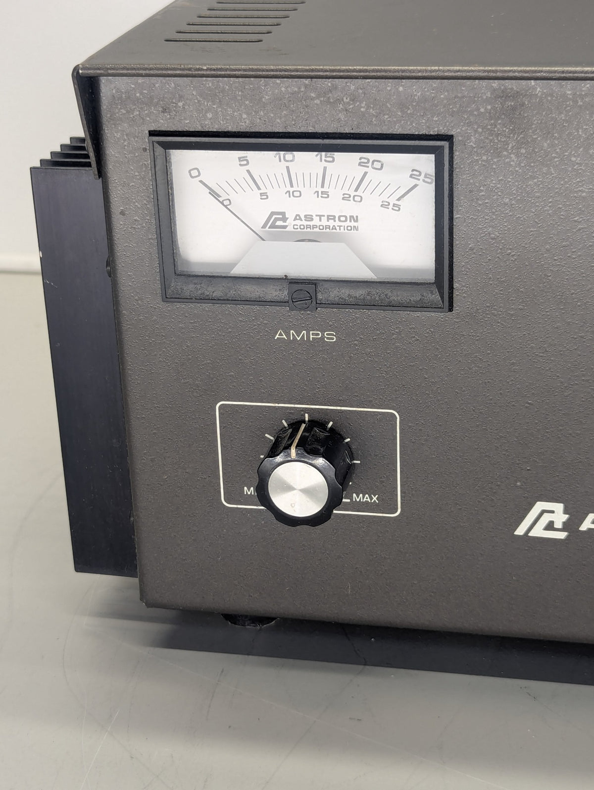 Astron VLS-25M Variable Power Supply