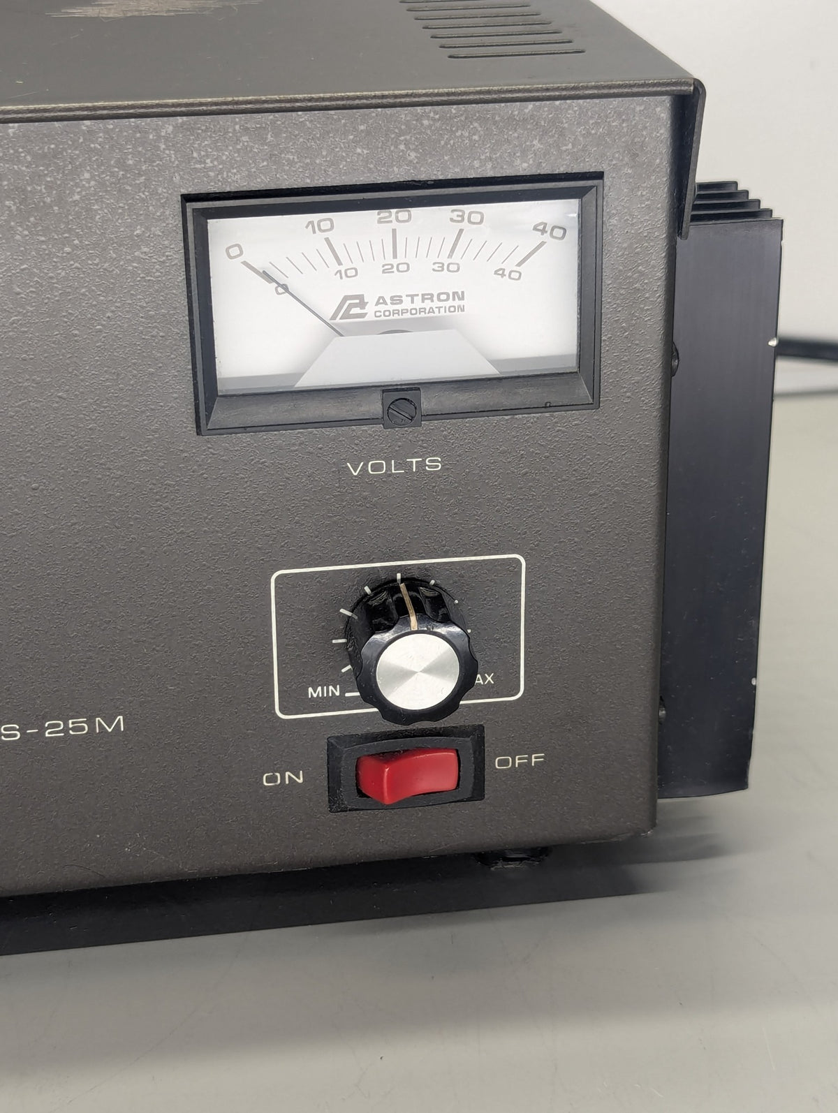 Astron VLS-25M Variable Power Supply