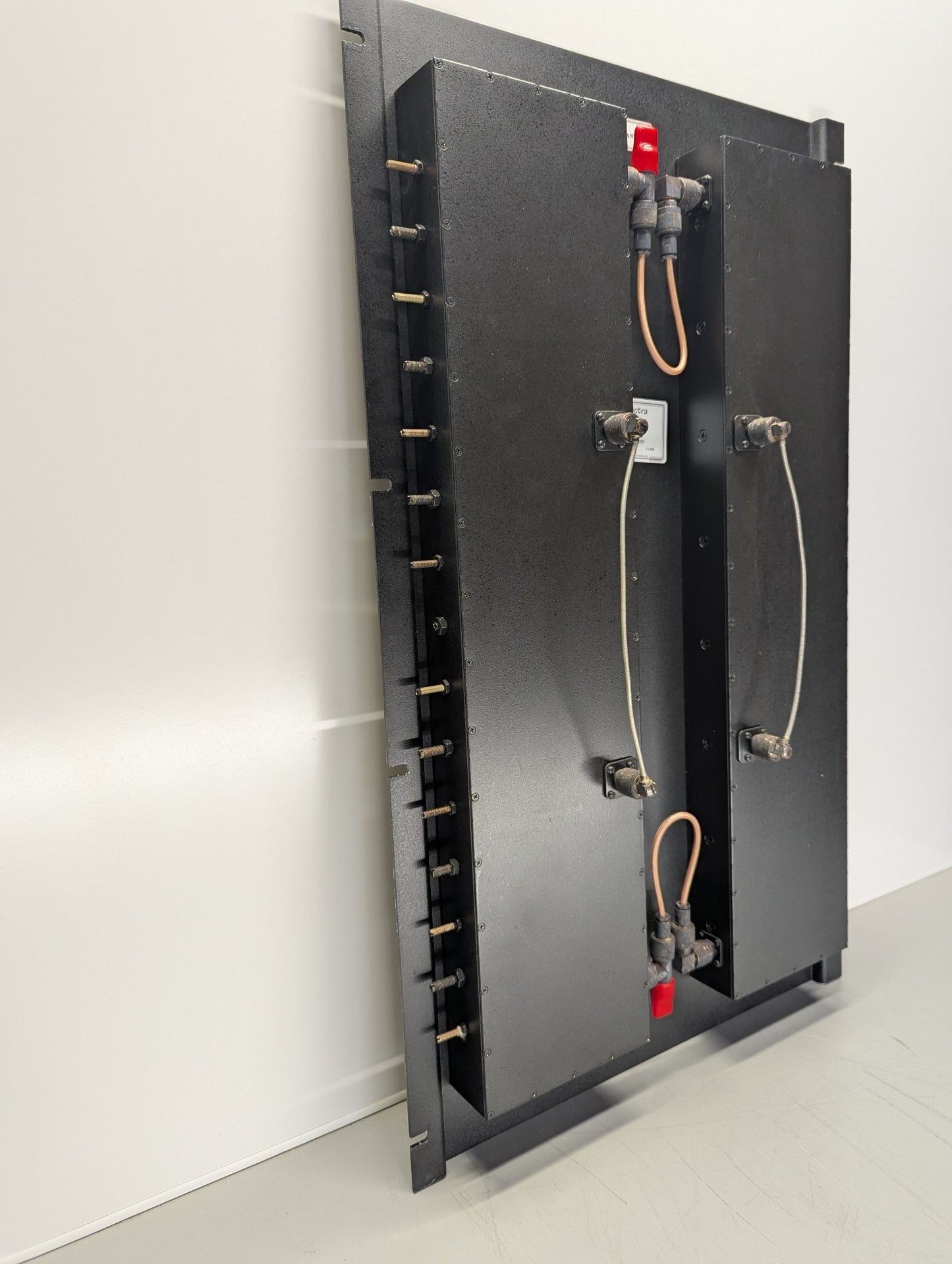 DB3826 (450-512 MHz) UHF Dual Receive Window Filter