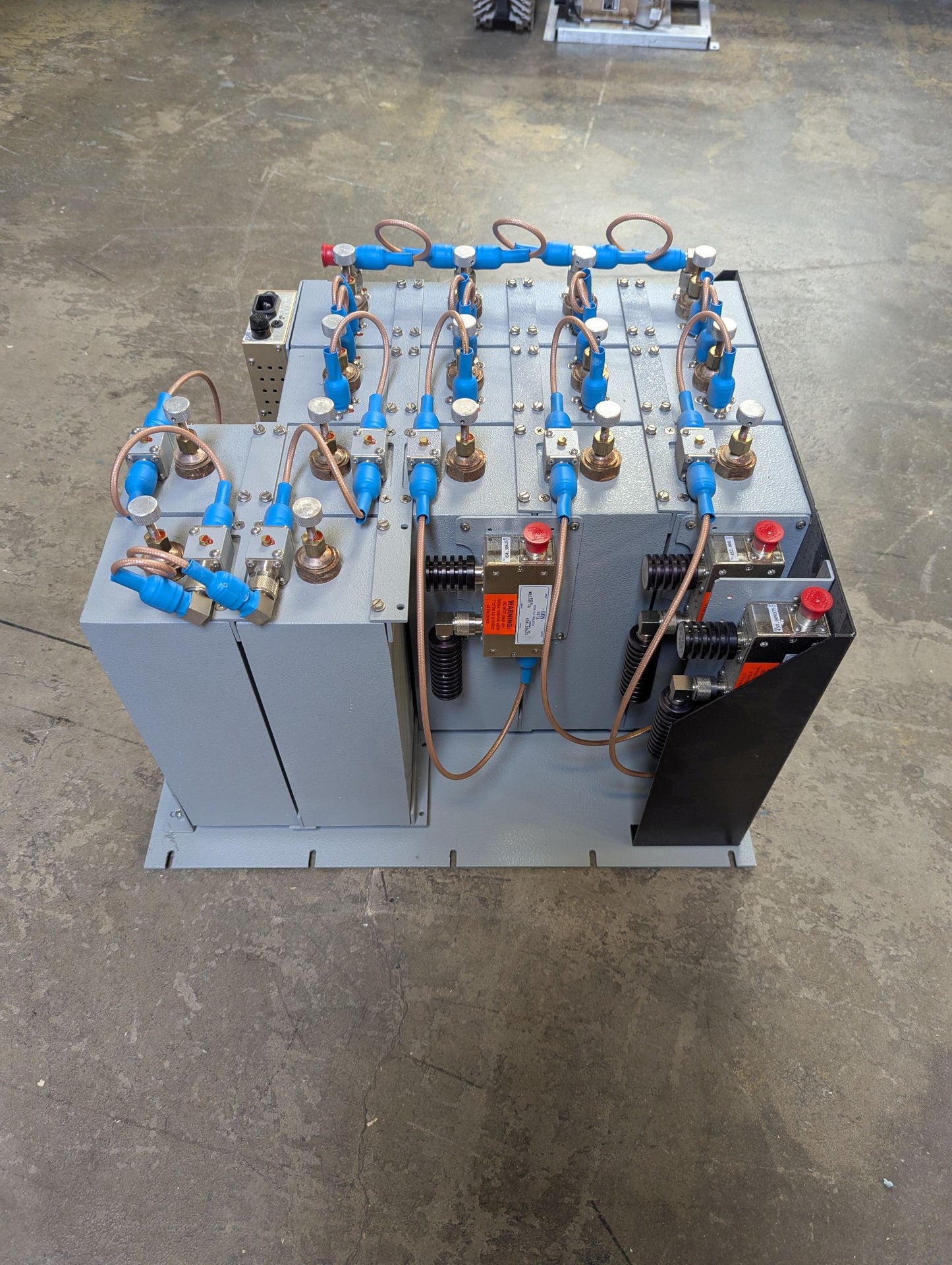 EMR W65542/ CUSTOM UHF 3-Channel 18-Cavity Combiner/Duplexer