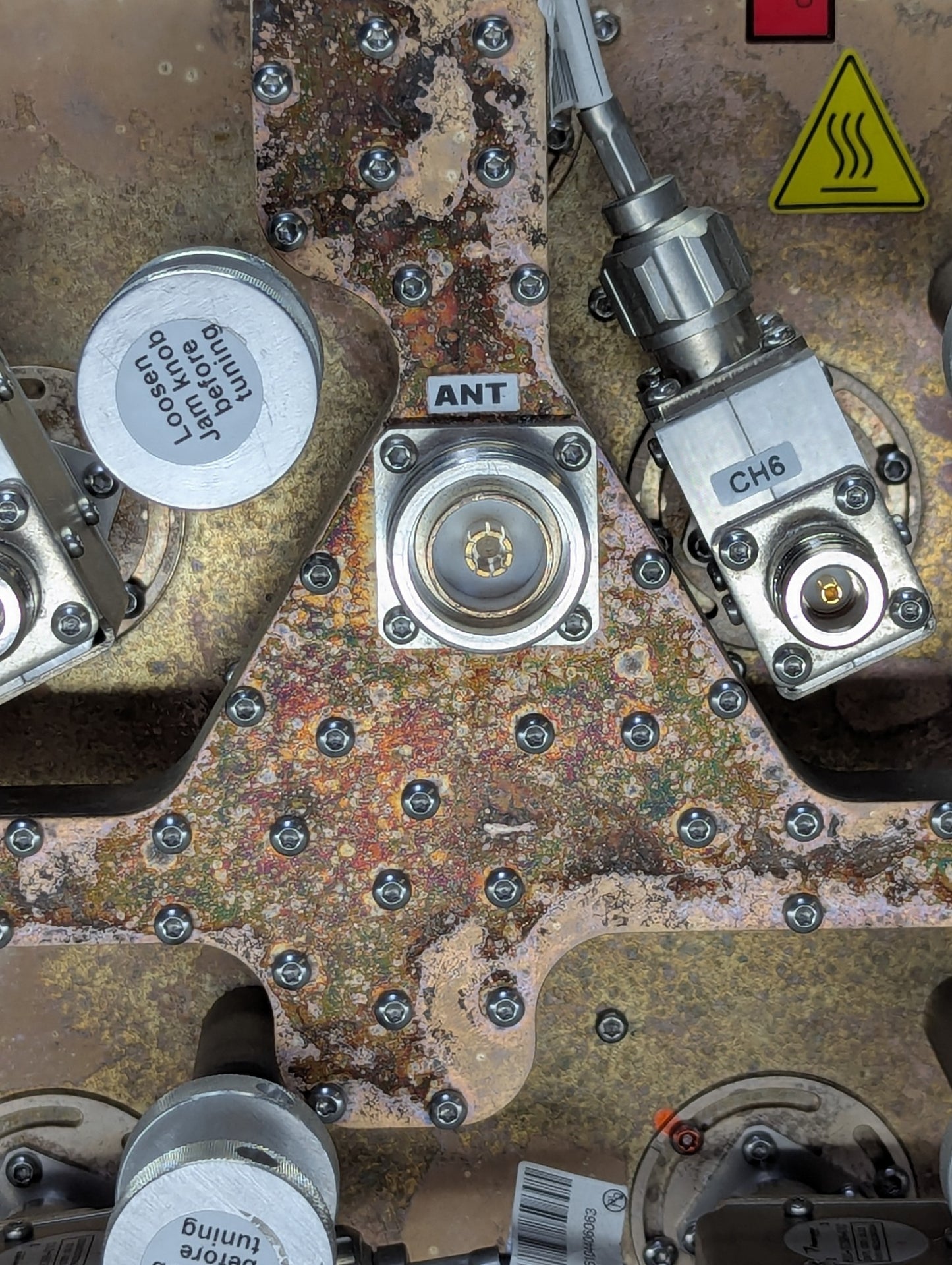 FILTRONIC 6 Ch 700 MHz Ceramic Combiner