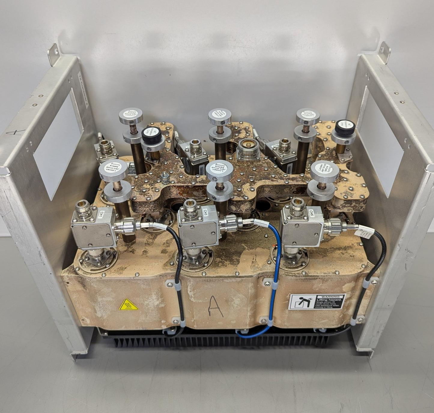 FILTRONIC 6 Ch 700 MHz Ceramic Combiner
