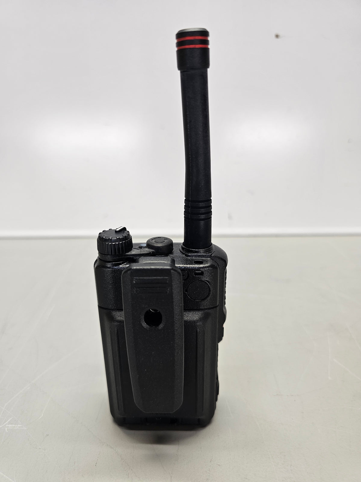 Motorola Portable EVX-S24-G6-3 UHF 403-480 Mhz 256ch 3W Digital/Analog