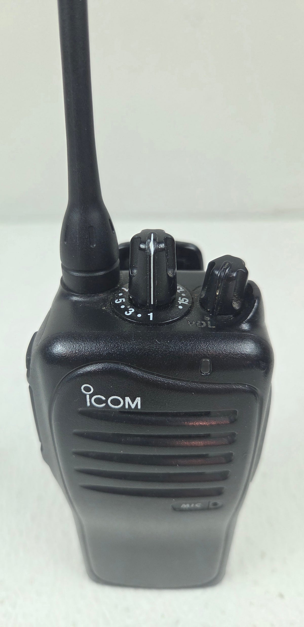 Icom Portable IC-F4011 UHF 400-470 Mhz 16ch 4W