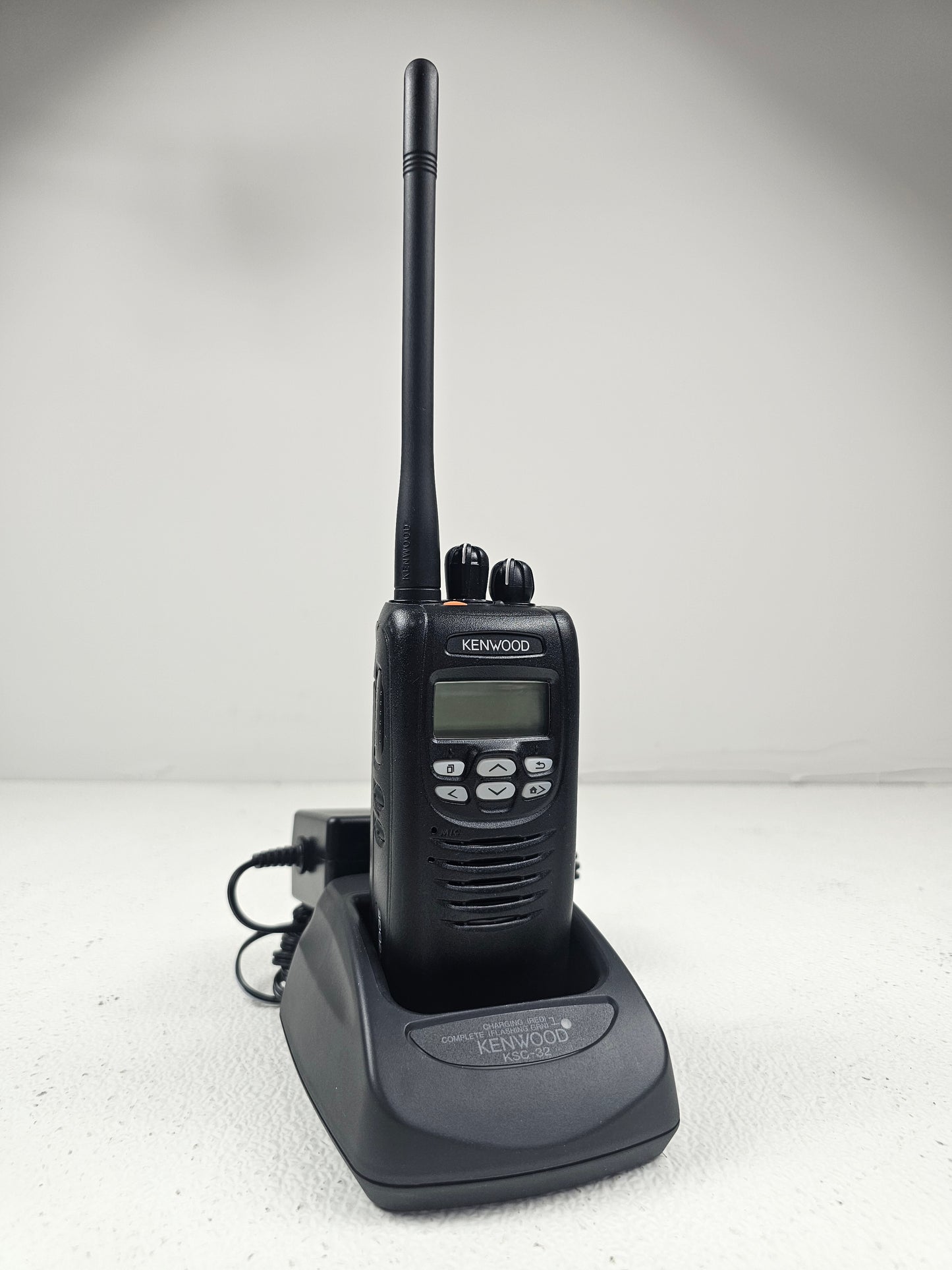 Kenwood Portable NX-200G VHF 136-174 Mhz 512ch 5W