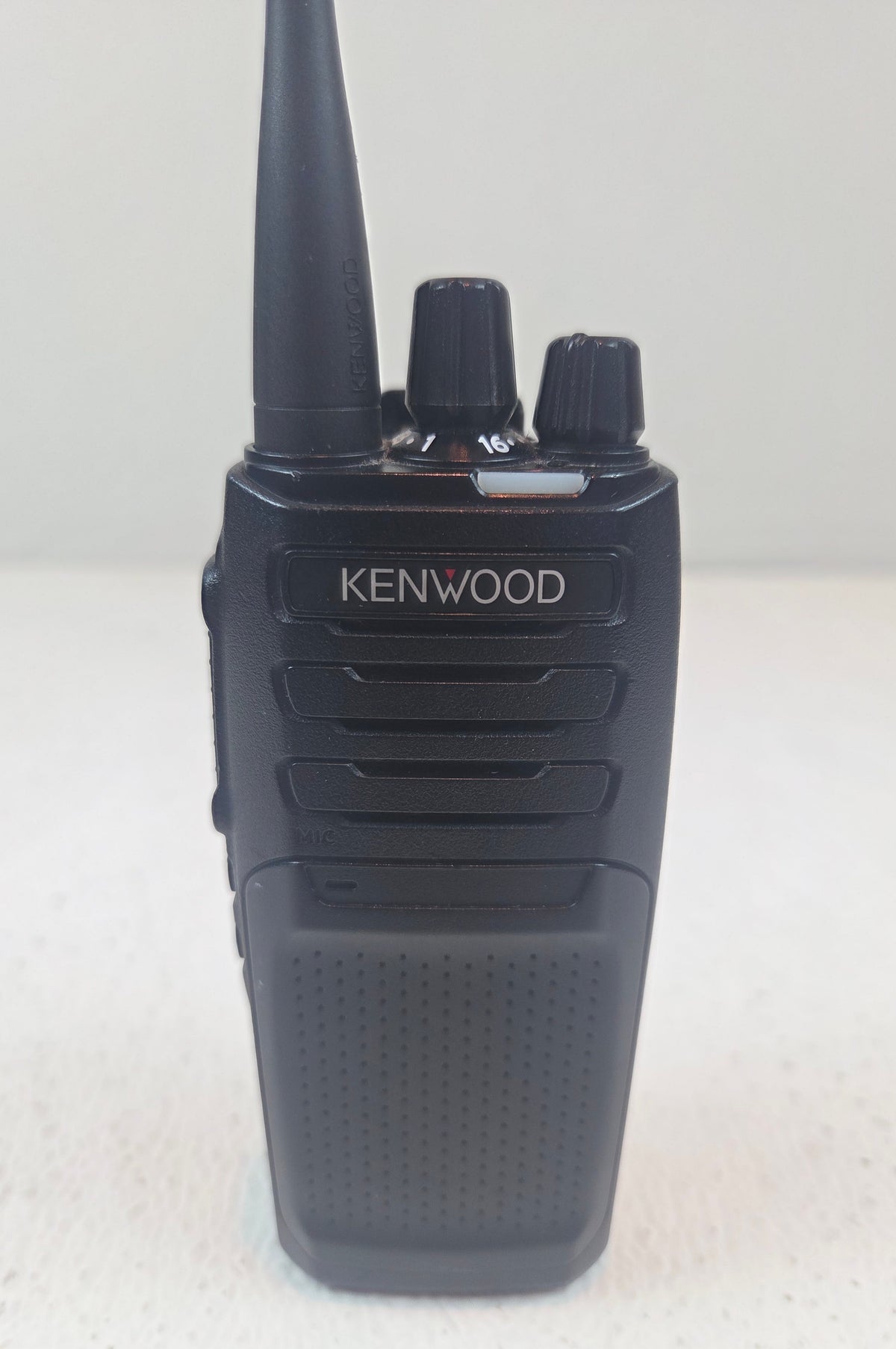 Kenwood Portable NX-1300DU-K UHF 450-520 Mhz 64ch 5W