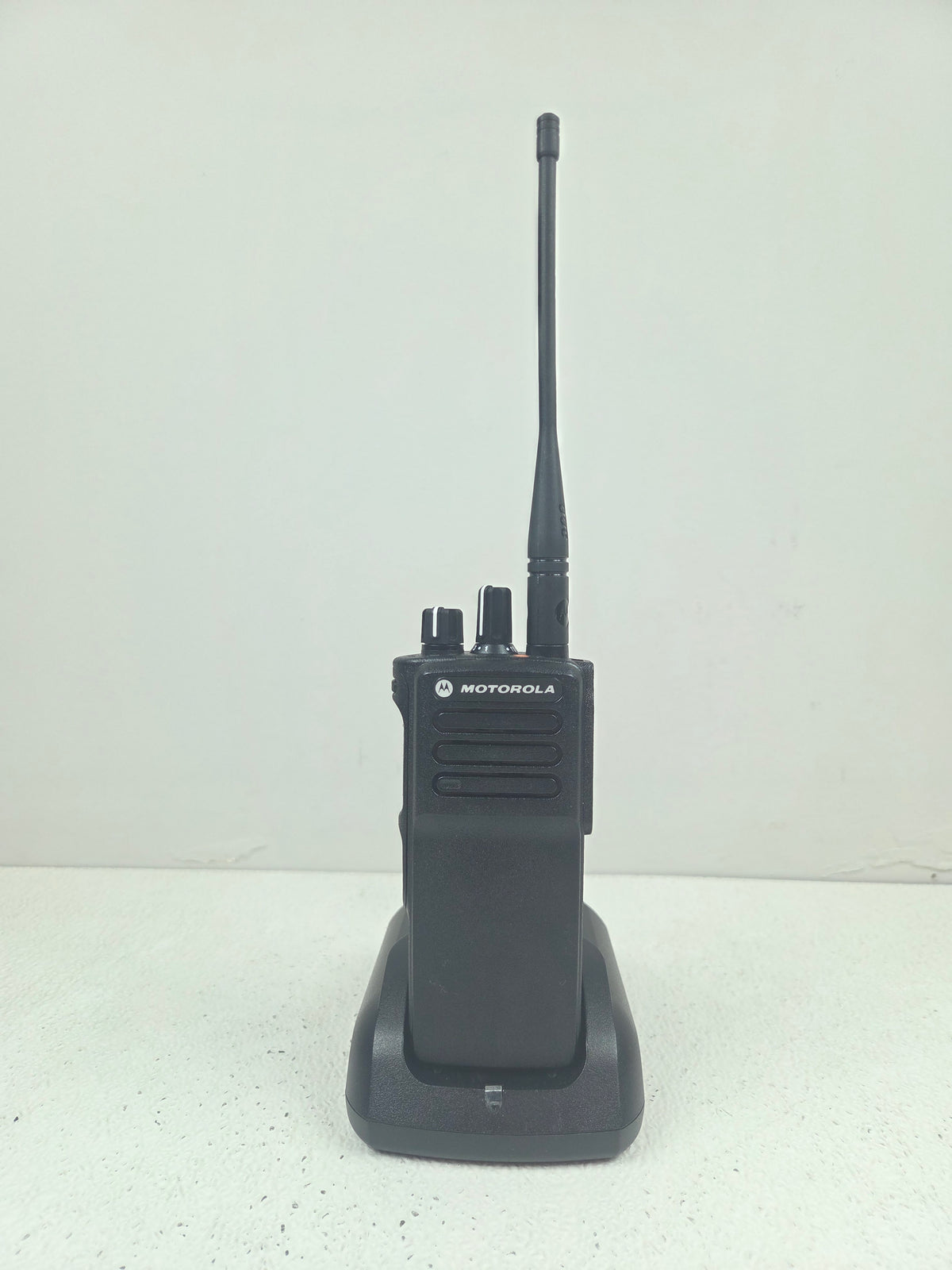 Motorola Portable XPR7380e 800/900 806-941 Mhz 32ch 2.5W Capable