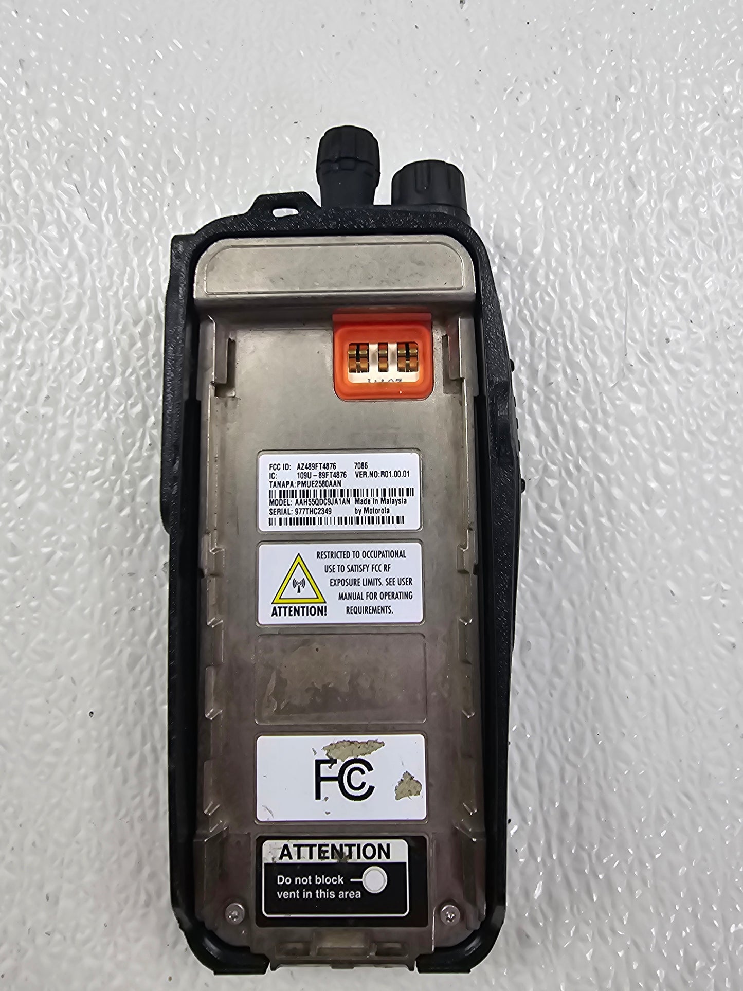 Motorola Portable XPR6300 UHF 403-470 32ch 4W