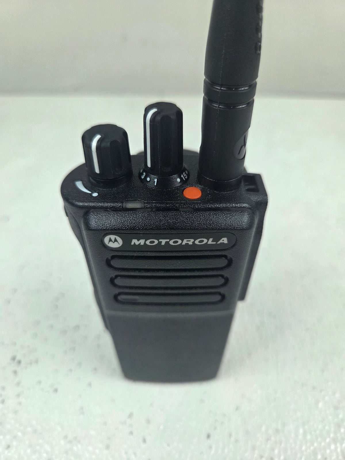 Motorola Portable XPR7380e 800/900 806-941 Mhz 32ch 2.5W Capable