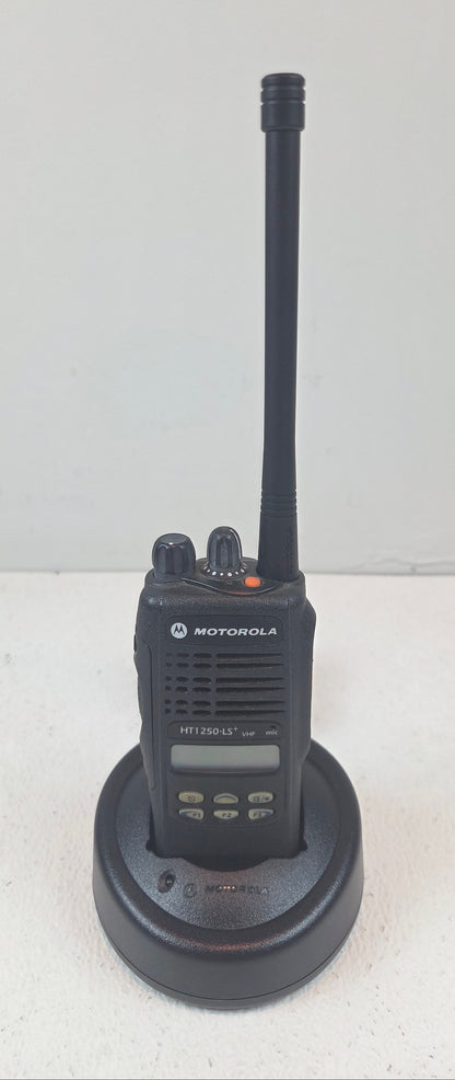 Motorola Portable HT1250 LS+ VHF 136-174 Mhz 32ch 5W (LKP)