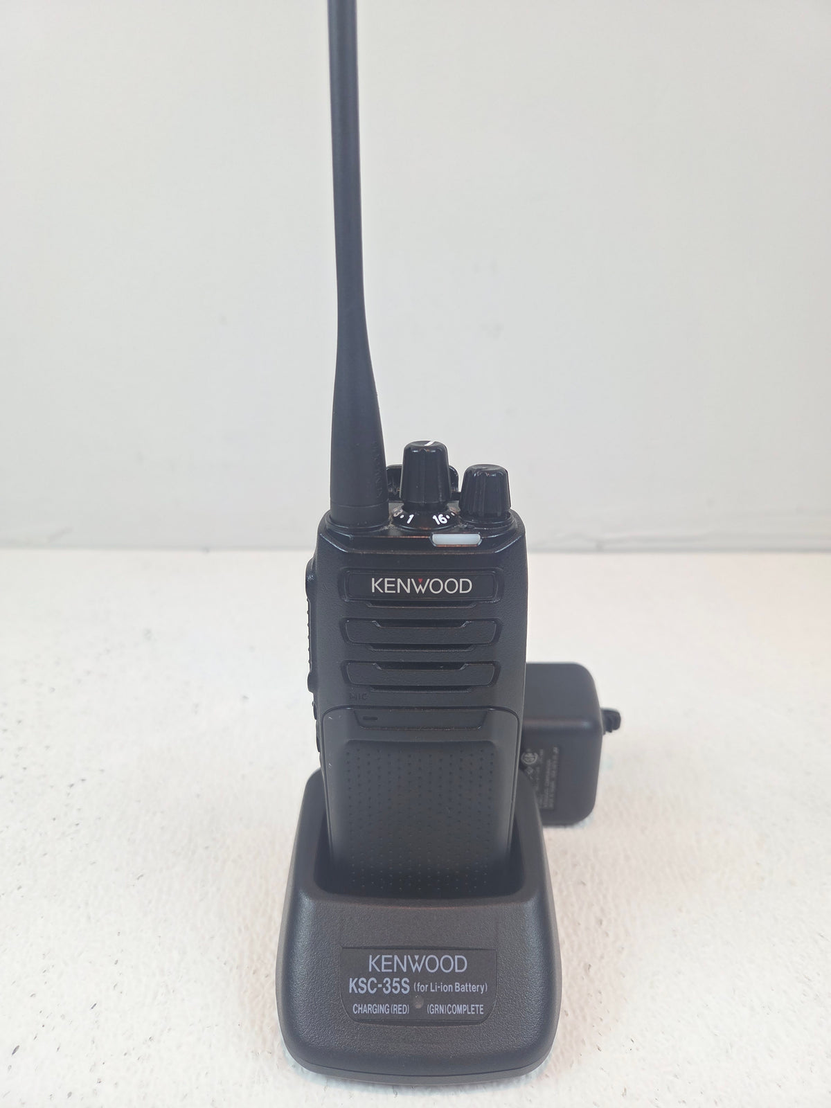Kenwood Portable NX-1300DU-K UHF 450-520 Mhz 64ch 5W
