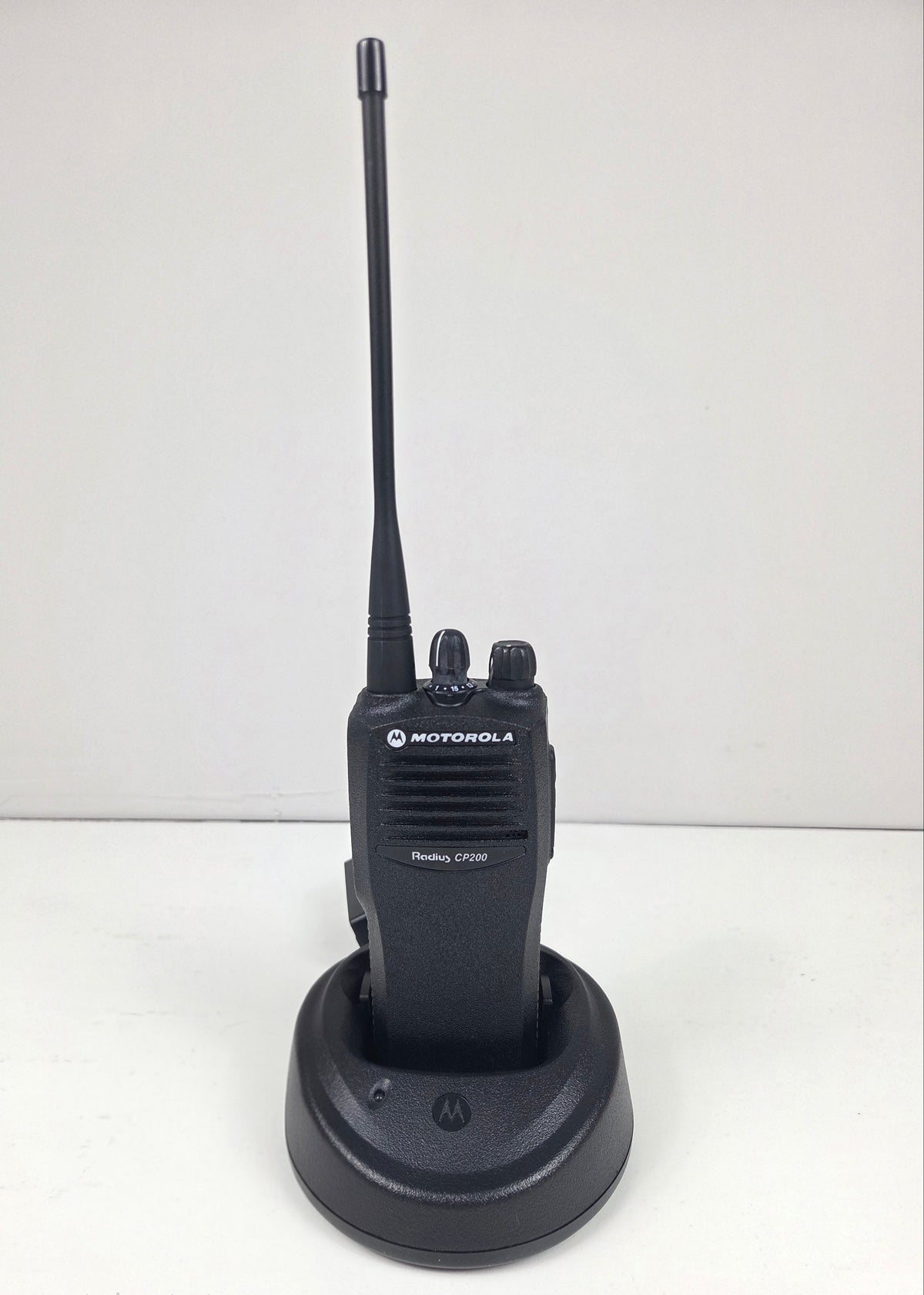 Motorola Portable CP200 UHF 403-440 Mhz 16ch 4W