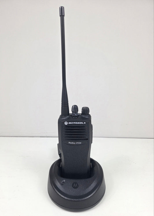 Motorola Portable CP200 UHF 403-440 Mhz 16ch 4W